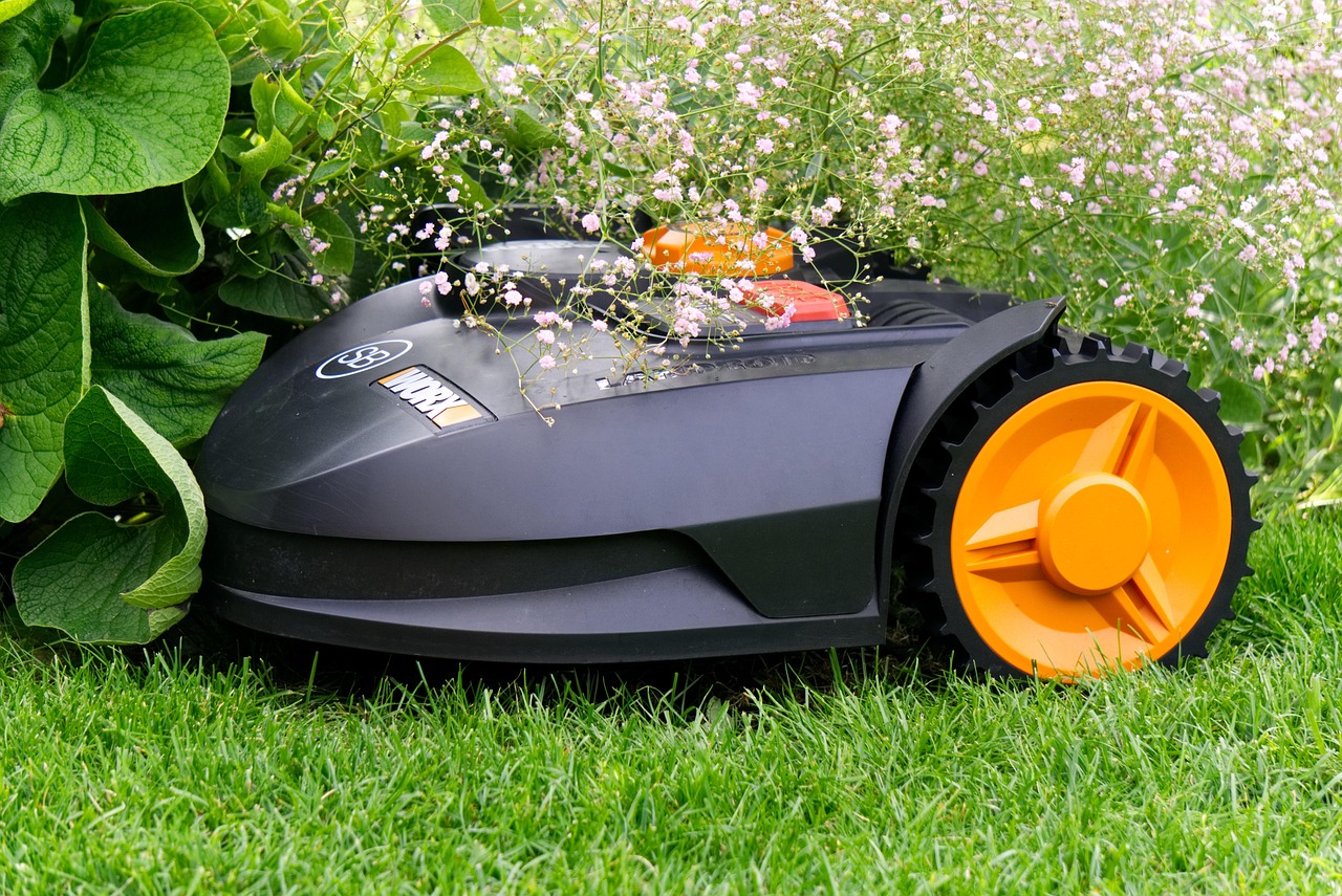 Drones met AI-technologie verzorgen tuinlandschap. Drones met AI-technologie verzorgen tuinlandschap.