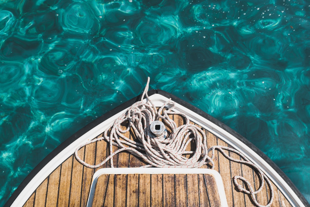 Maritiem behang met zeilboten en ankers. Maritiem behang met zeilboten en ankers.